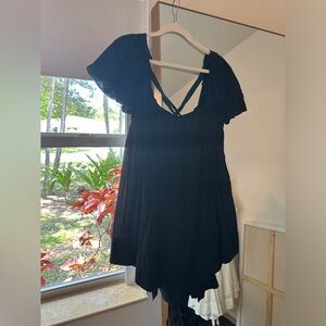 Puff sleeves mini dress in black
